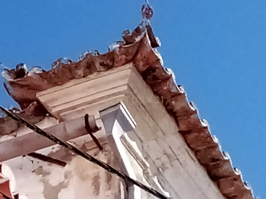 Prédio tradicional com 3 pisos junto Zona Ribeirinha de Alcácer do Sal - Image 2
