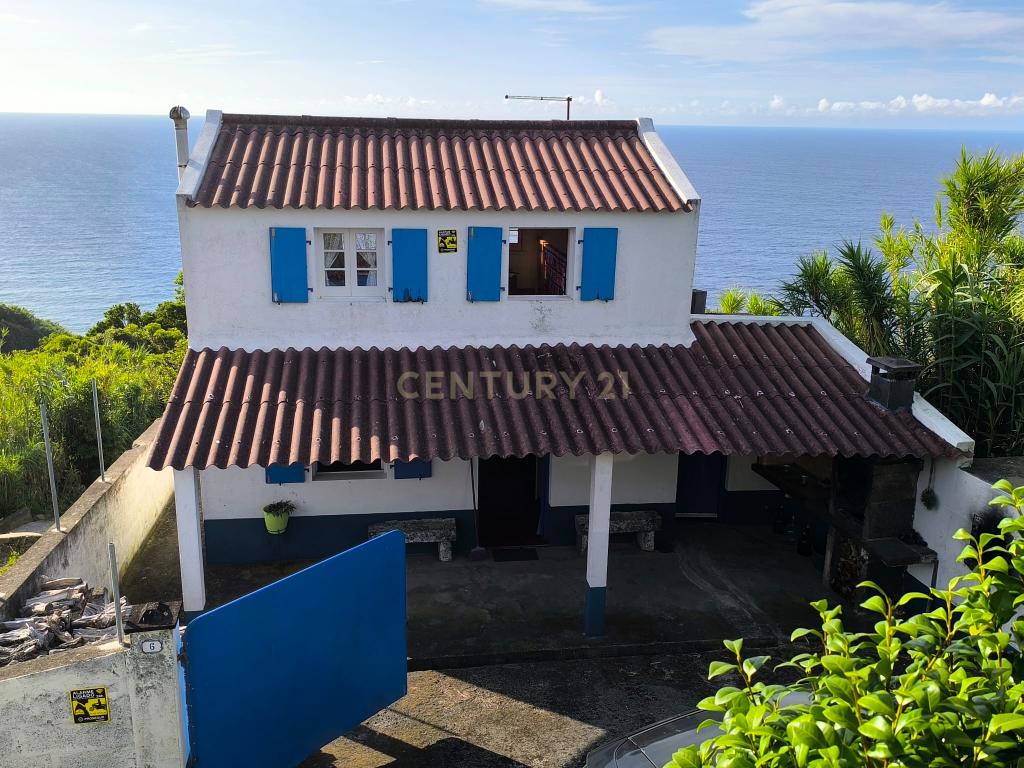 Casa T1 na Lomba Maia com  vista Mar e Grande Terreno para Explorar - Image 2