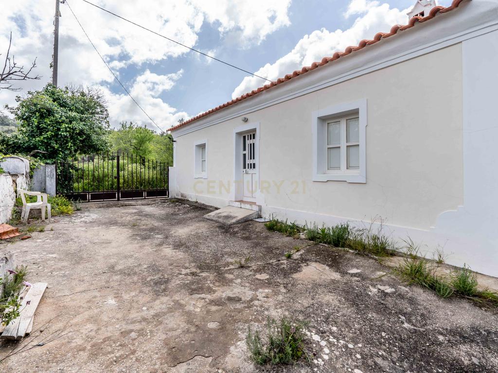 Propriedade com 2 moradias tradicionais e terrenos a venda em Paderne, Albufeira, Algarve Portugal - Image 2