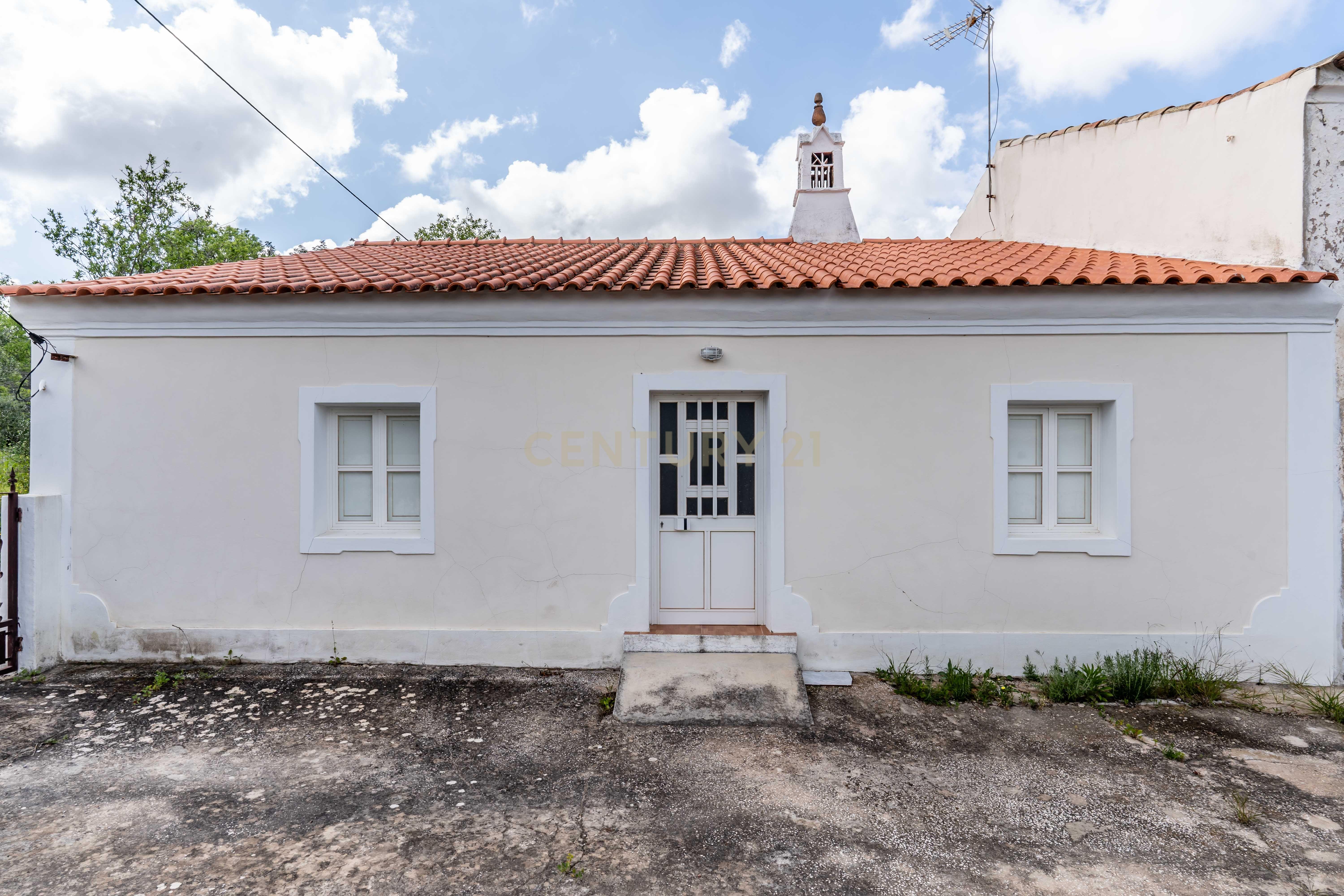 Propriedade com 2 moradias tradicionais e terrenos a venda em Paderne, Albufeira, Algarve Portugal - Image 3