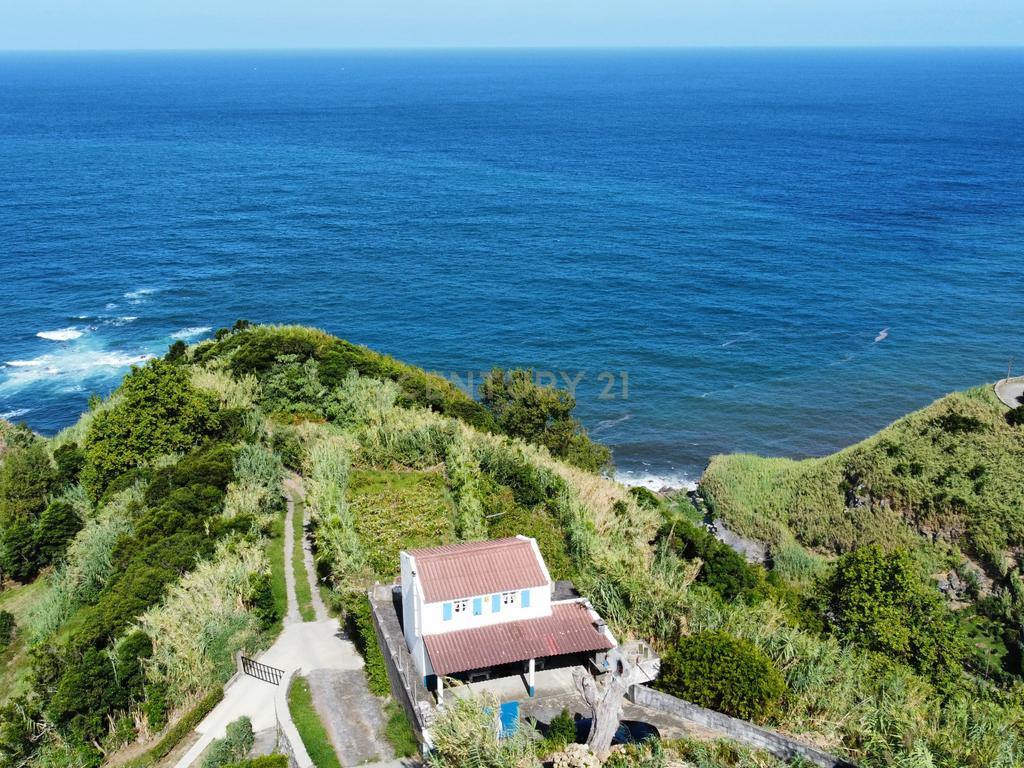 Casa T1 na Lomba Maia com  vista Mar e Grande Terreno para Explorar - Image 3