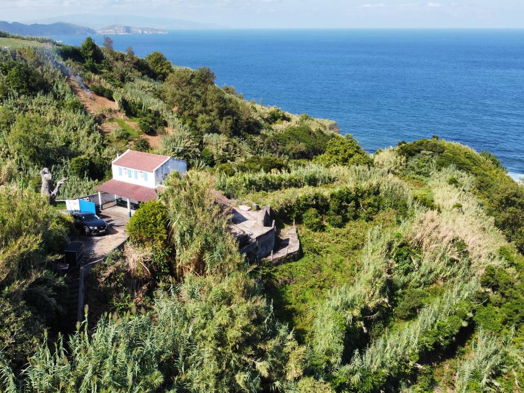 Casa T1 na Lomba Maia com  vista Mar e Grande Terreno para Explorar - Image 14