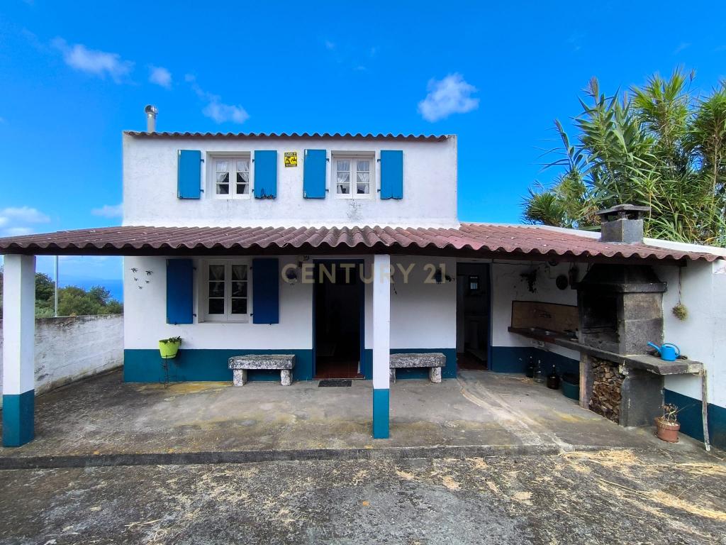 Casa T1 na Lomba Maia com  vista Mar e Grande Terreno para Explorar - Image 4
