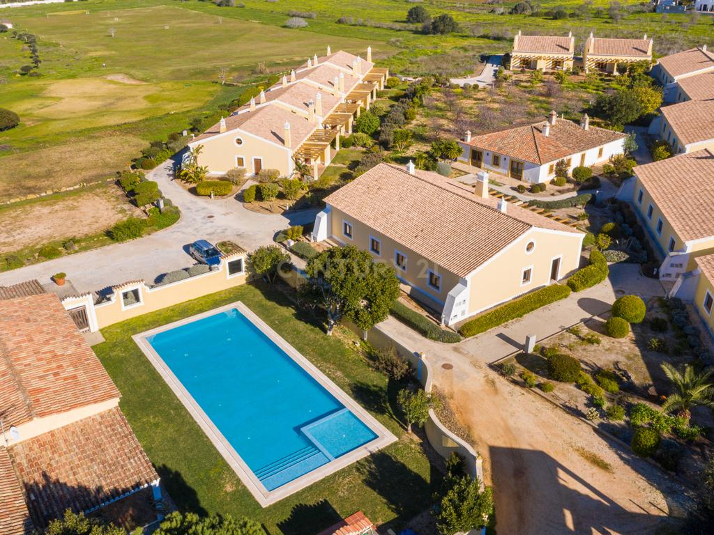 Moradia geminada T2 com terraço e jardim - Image 27