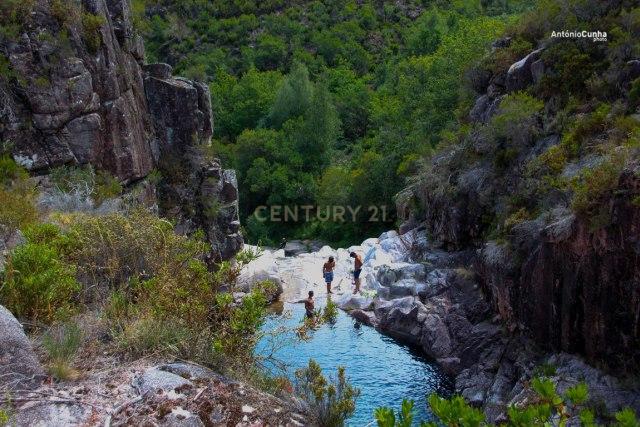 Quinta com água Nascente na Zona de Gerês - Image 43