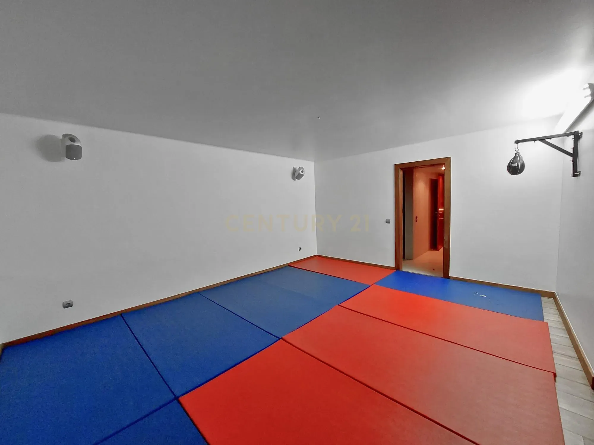 Moradia T4 | Grande terreno com 1760m2 | Piscina - Image 36
