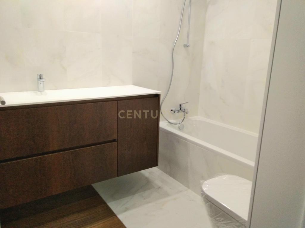 Apartamento T4 totalmente renovado junto à Casa da Música - Image 21