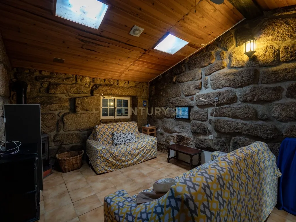 Casa Renovada T3 em Ervedal e Vila Franca da Beira - Image 19