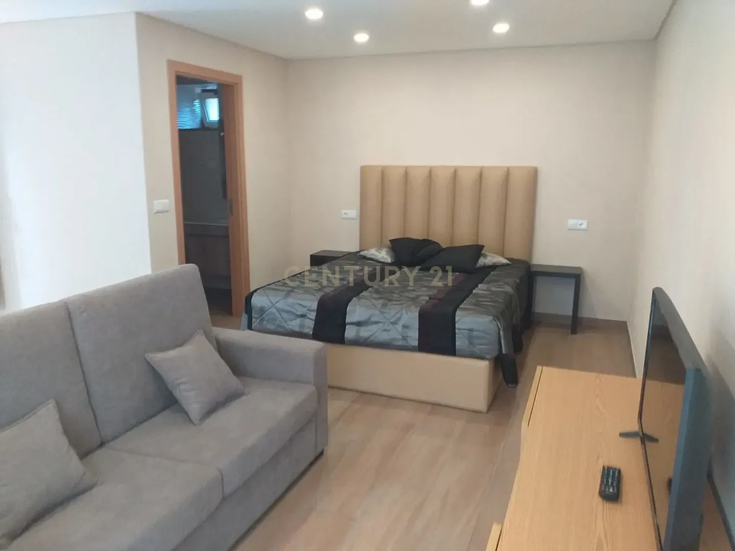 Magnífica Casa com 3 Apartamentos na Vila do Gerês - Image 33