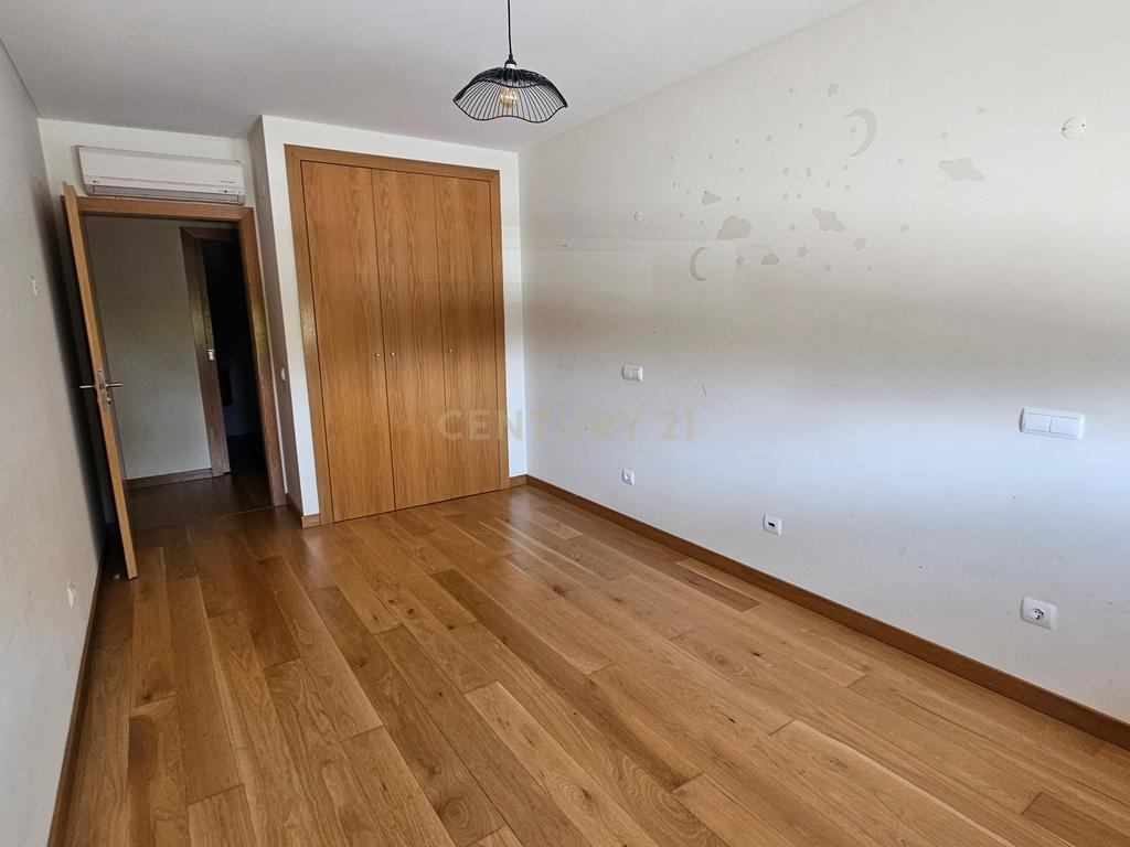 Apartamento T4 Santo André - Barreiro - Image 14