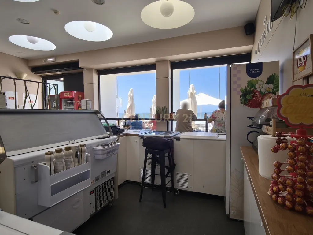 Café Snack Bar – Concessão de Praia Santa Cruz - Image 11