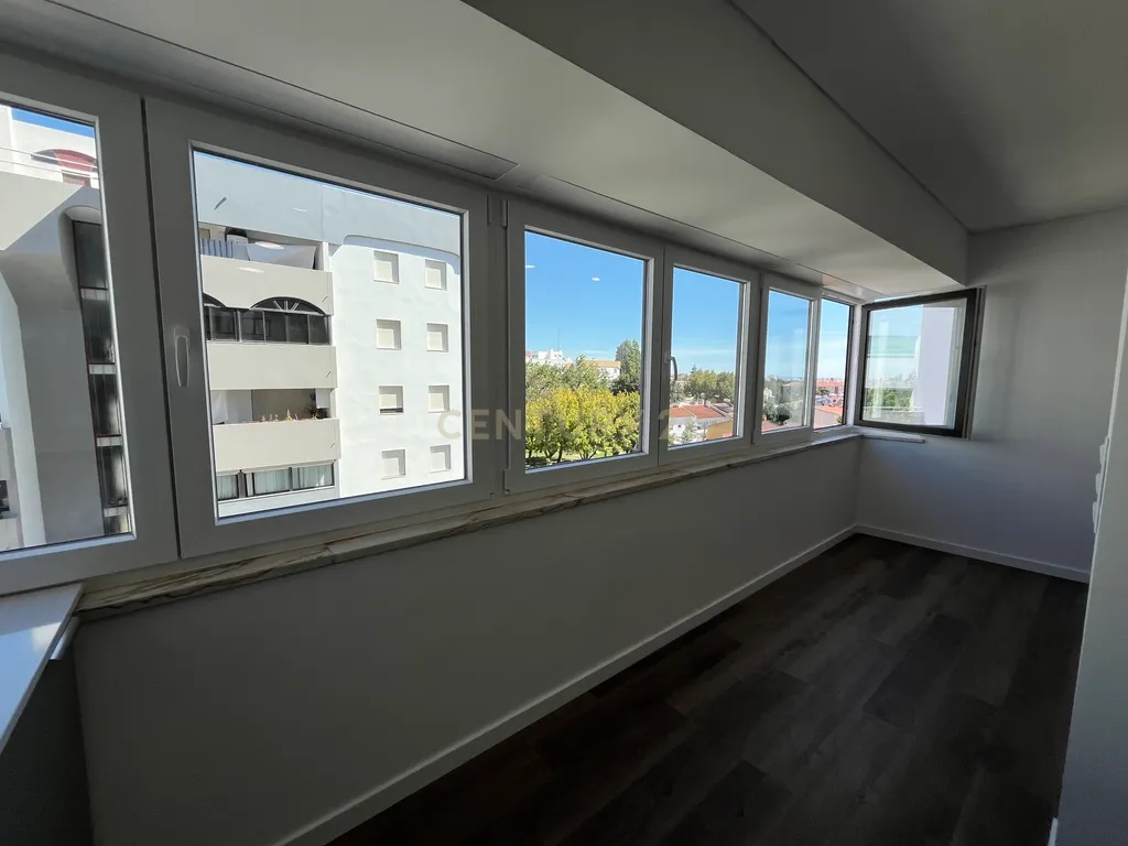 Apartamento T2 totalmente Remodelado. - Image 20