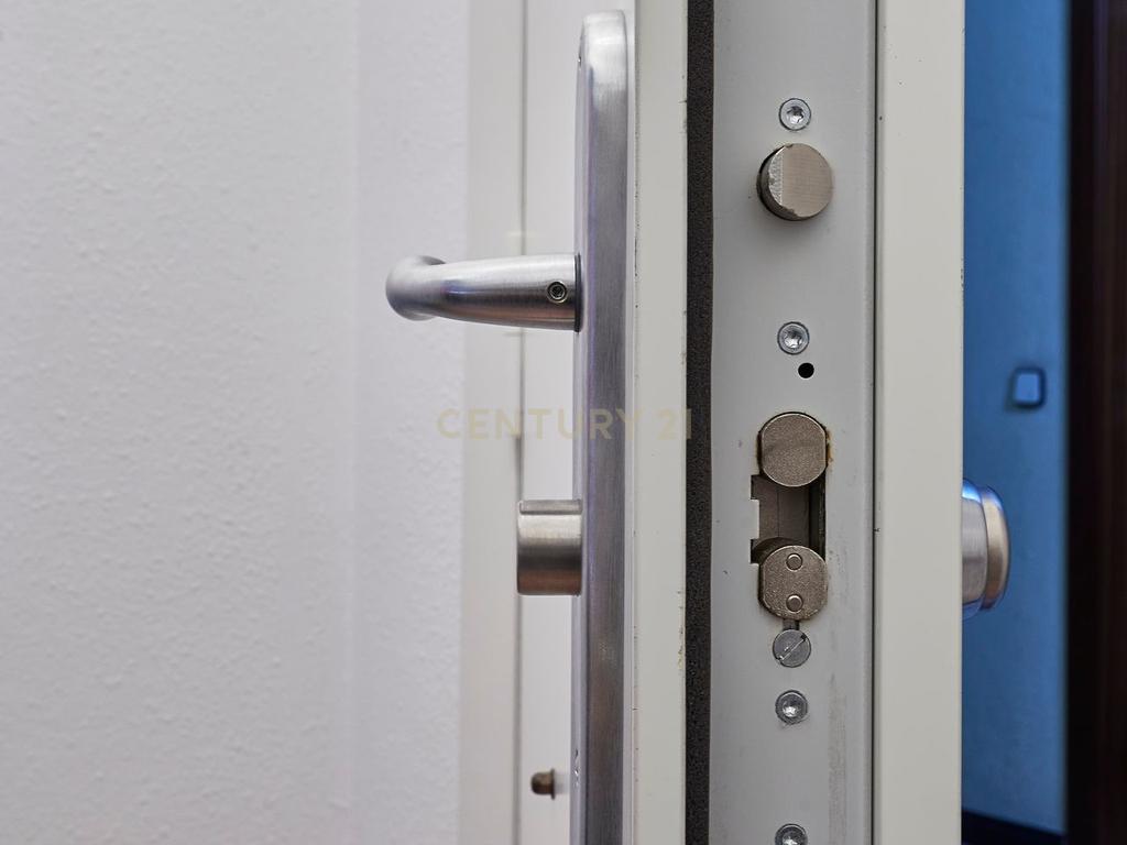  - Image 31