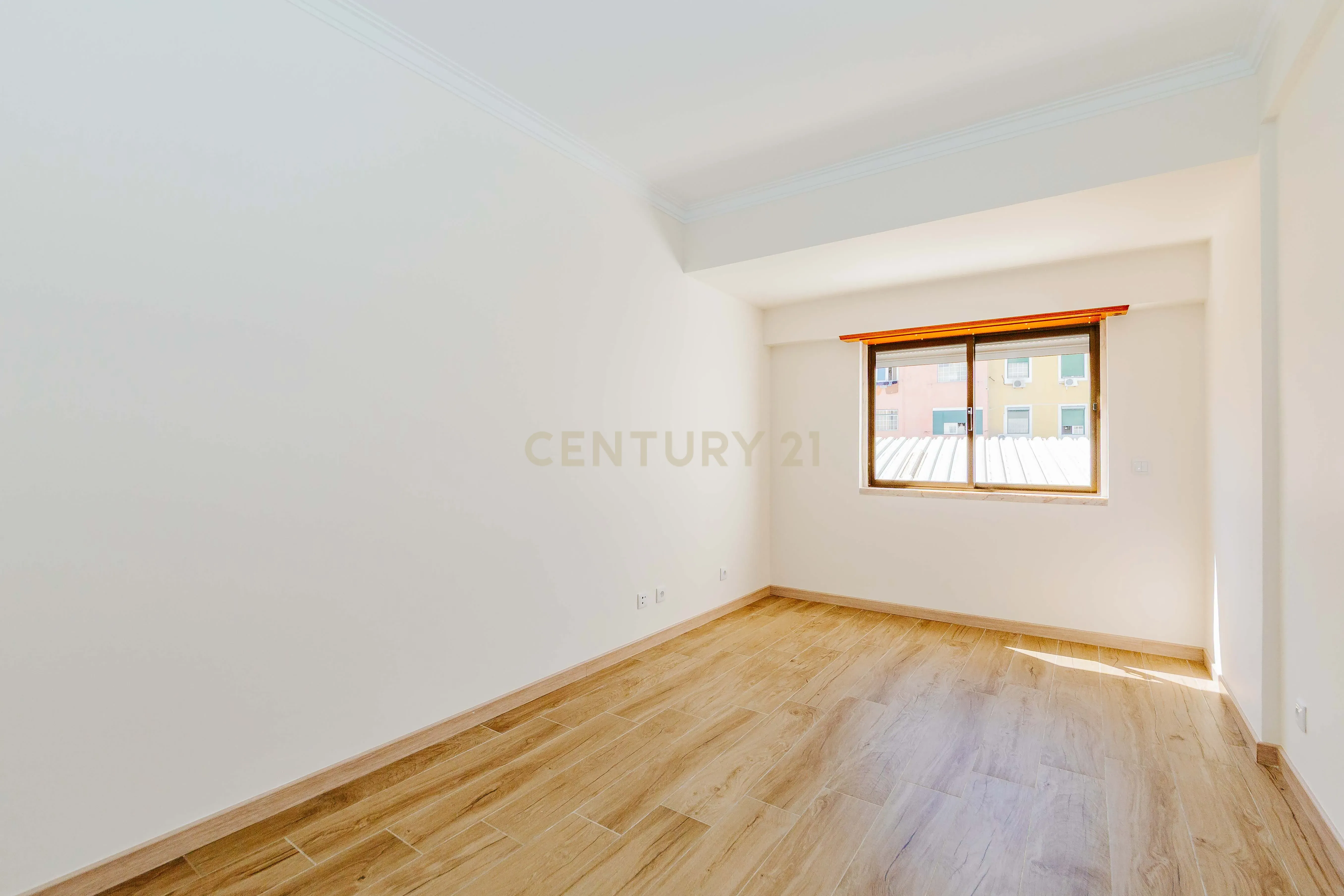 Apartamento T3 Renovado com Vista Rio em Santa Apolónia – Viva no Coração de Lisboa - Image 33
