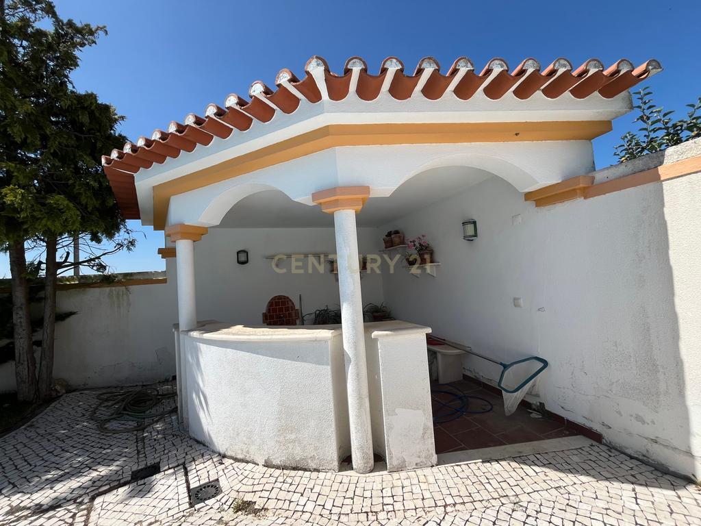 Moradia com 5 quartos em Vale Covo, Bombarral, com jardim, piscina, barbecue, adega e várias zonas de lazer - Image 12