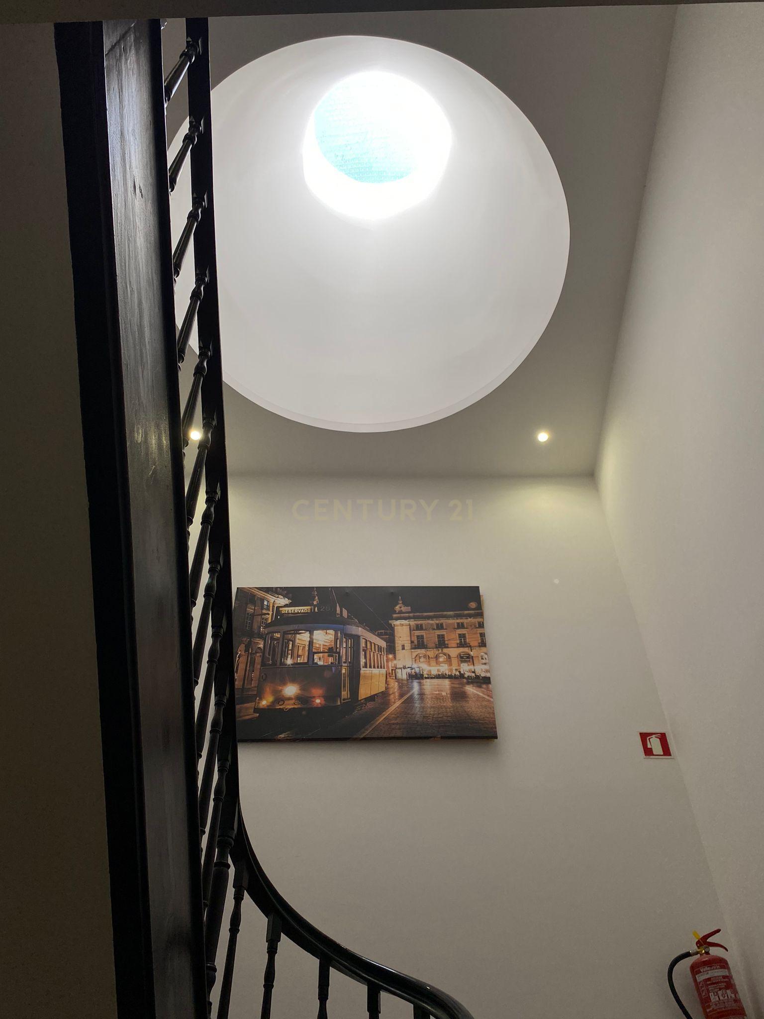 Estúdio no Centro do Porto com Licença AL - Image 15