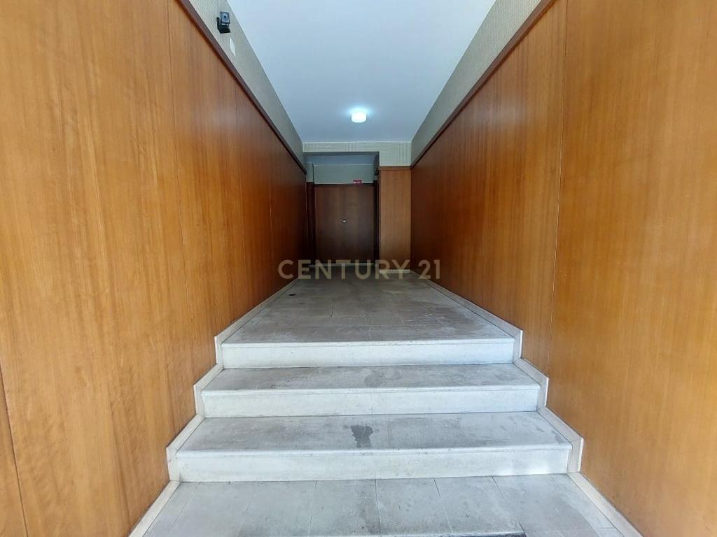 Apartamento T2 em Matosinhos com Garagem e Varanda - Image 19