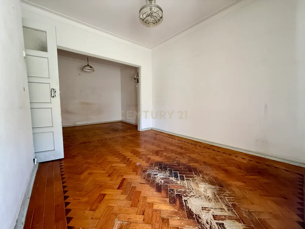 Apartamento T2 para recuperar no centro de Portimão, Algarve - Image 13