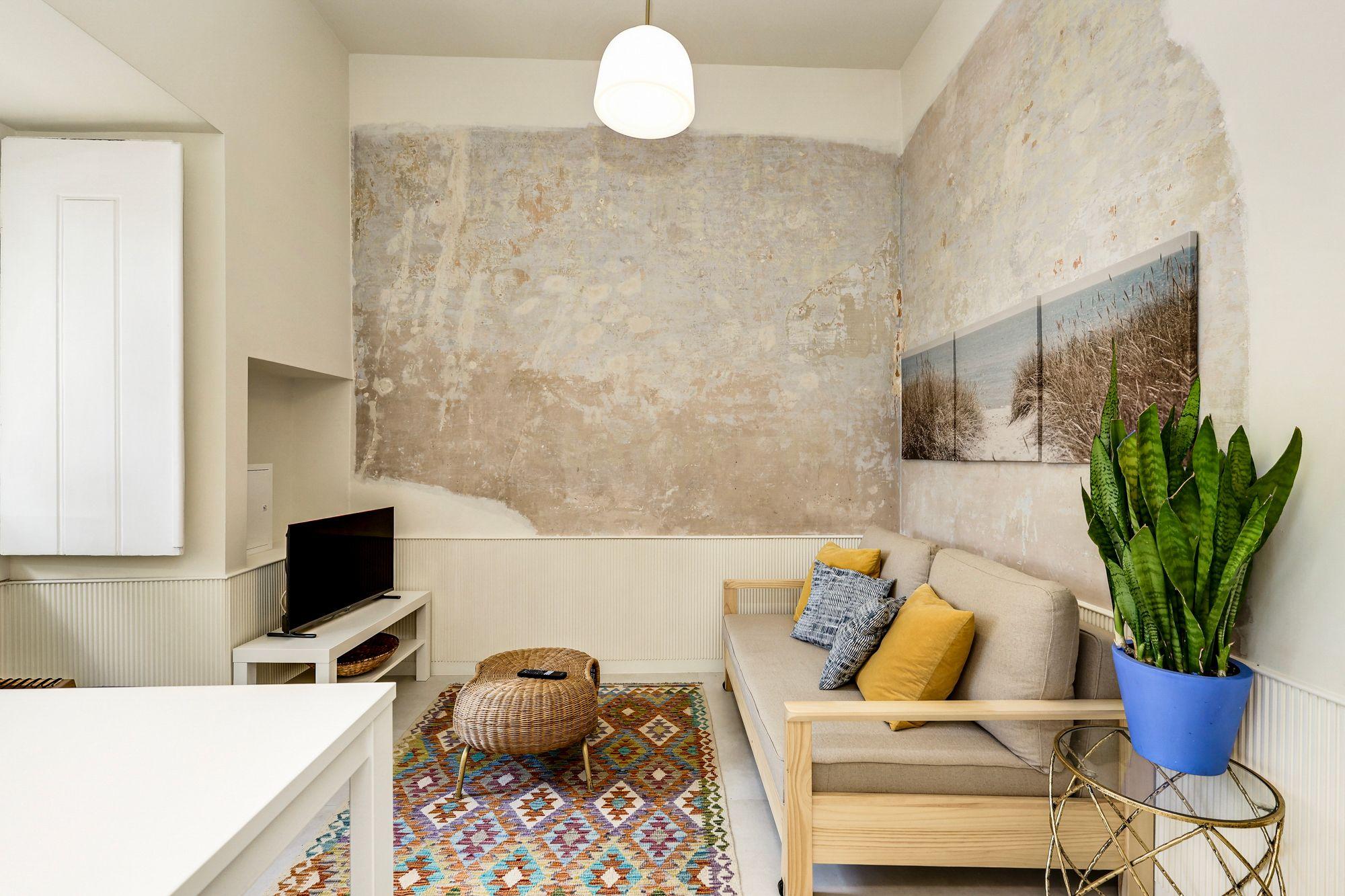 Fotografia 2 de Charming Renovated One-Bedroom Apartment in the Heart of Lapa — Utilities Included