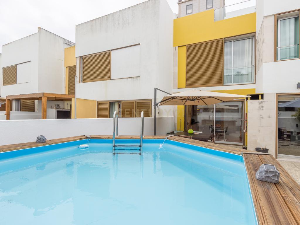 Espetacular Moradia com Piscina em Setúbal, Barreiro - Image 18
