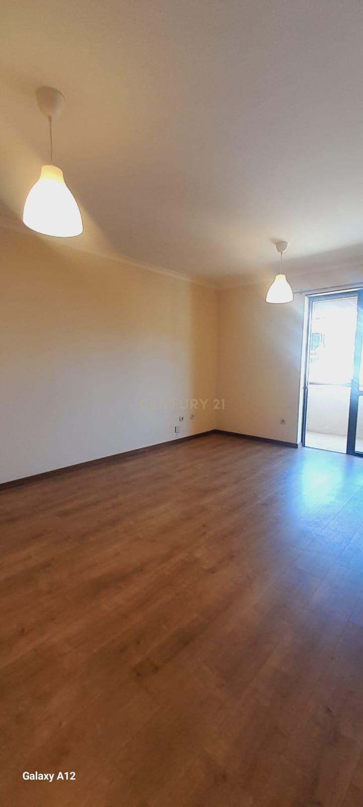Fotografia 8 de Apartamento T1 para arrendar com Varanda e Vista para a Cidade no Porto