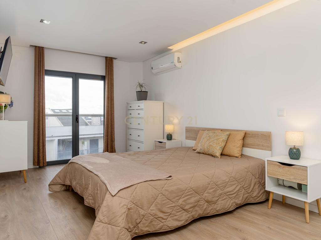 Duplex no Parque Luso em Corroios - Image 21