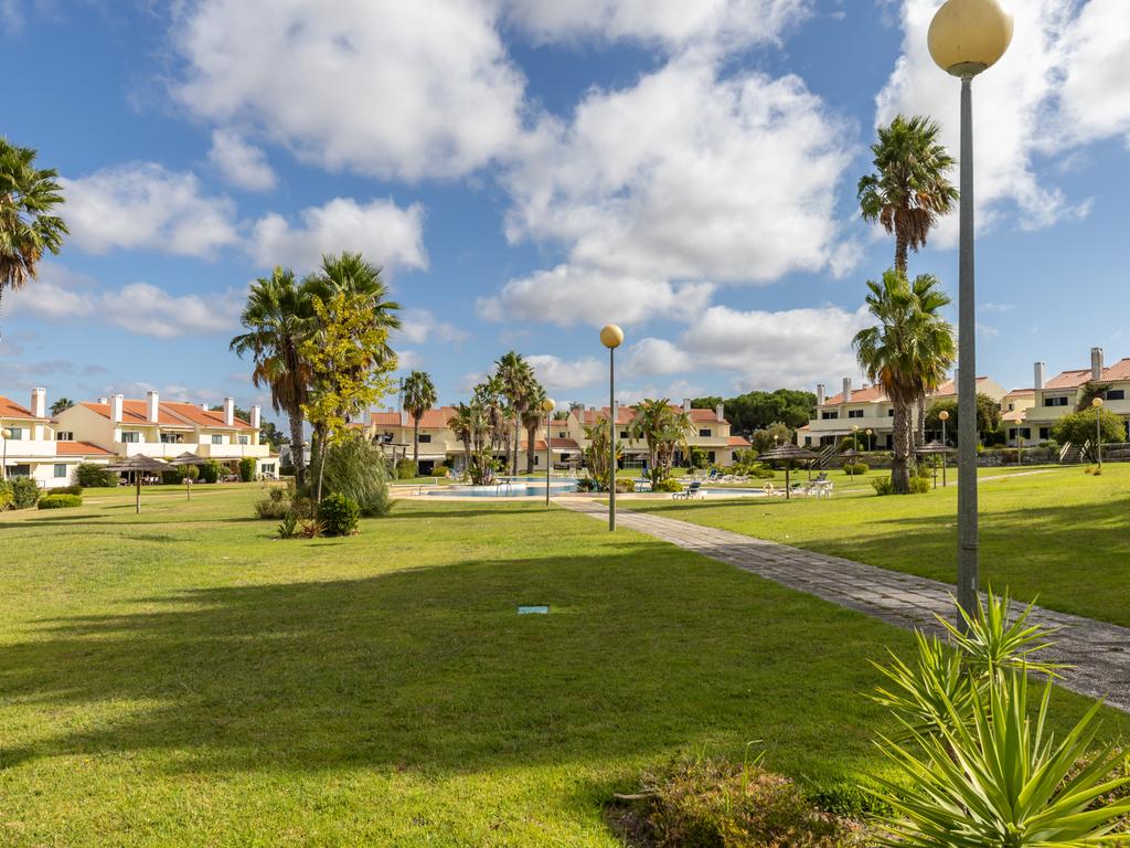 Moradia T3 no Condomínio Varandas do Golfe do Montado – Segurança, Conforto e Estilo de Vida Exclusivo - Image 11