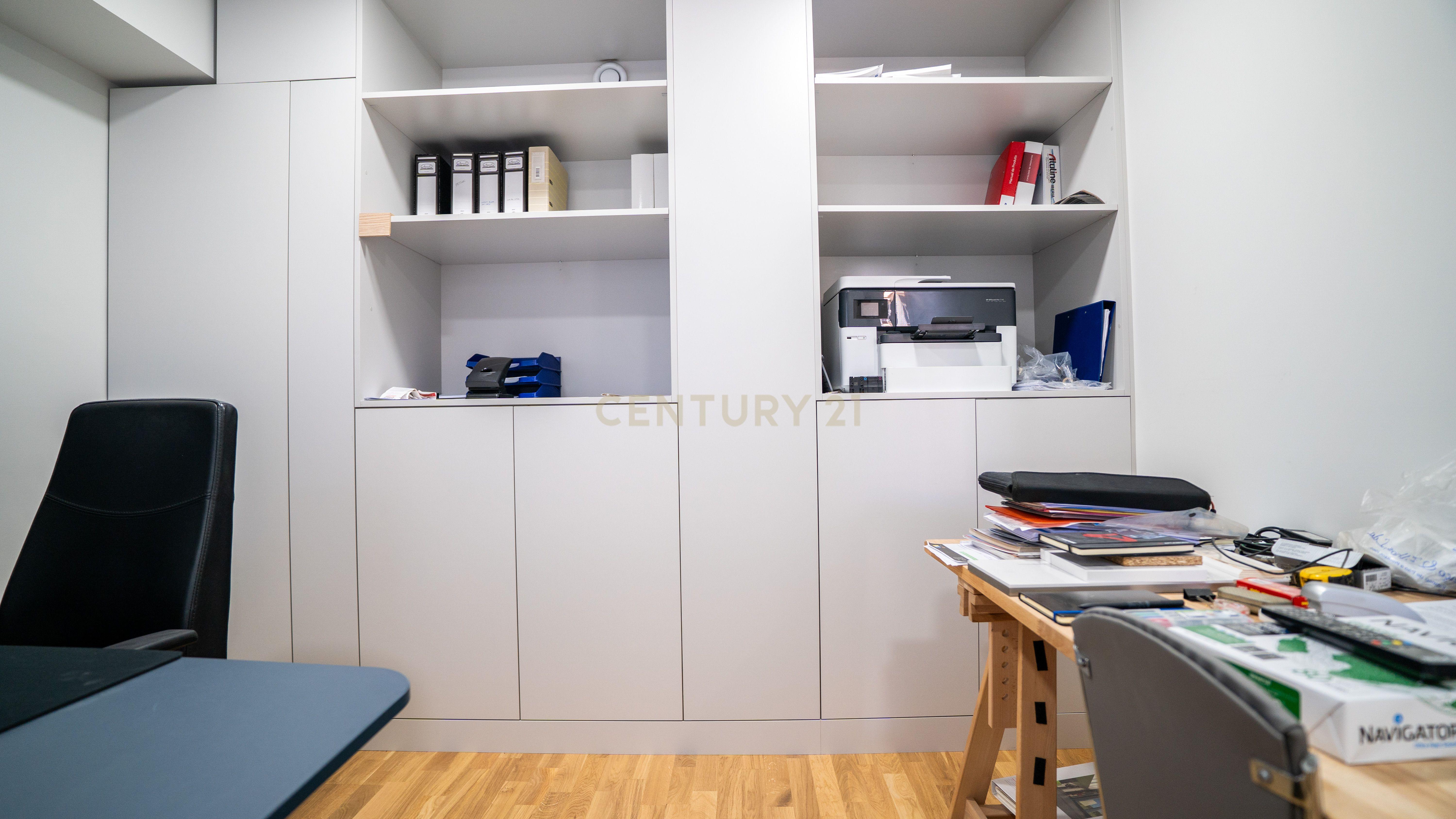 Escritório Mobilado para Arrendamento – Ramada, Odivelas | 92m² | 1.000€/mês - Image 11