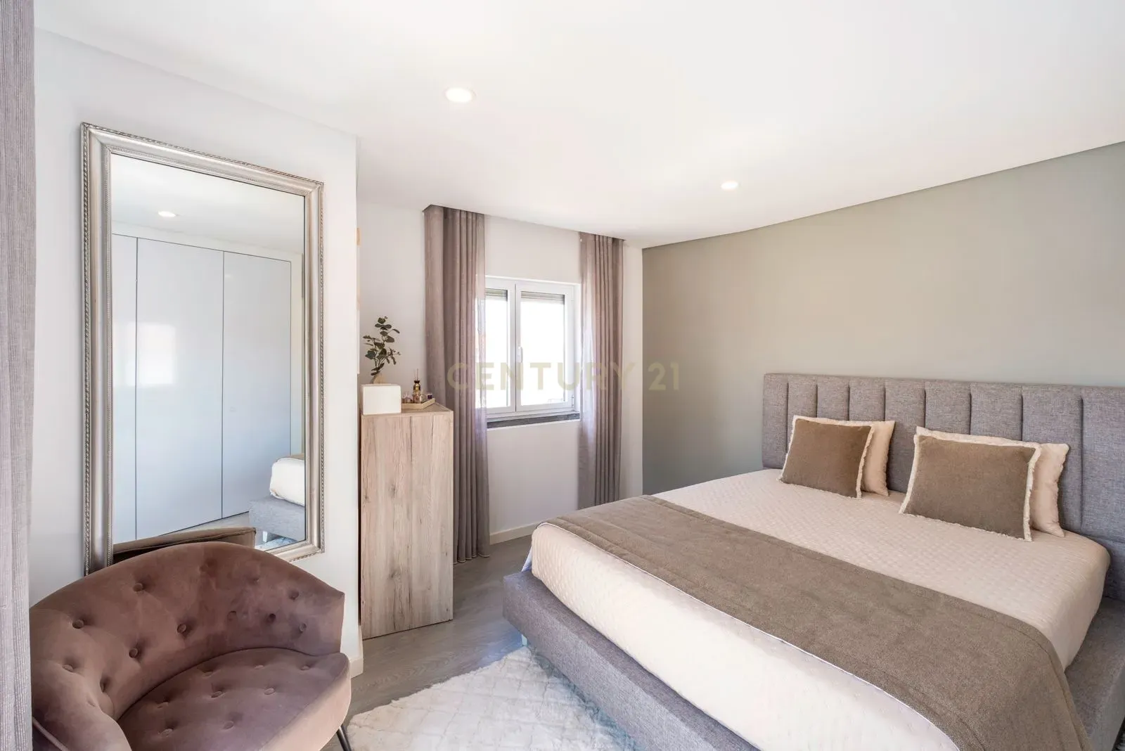 Fotografia 10 de Apartamento T2 Totalmente Remodelado |  No centro da vila de Mafra