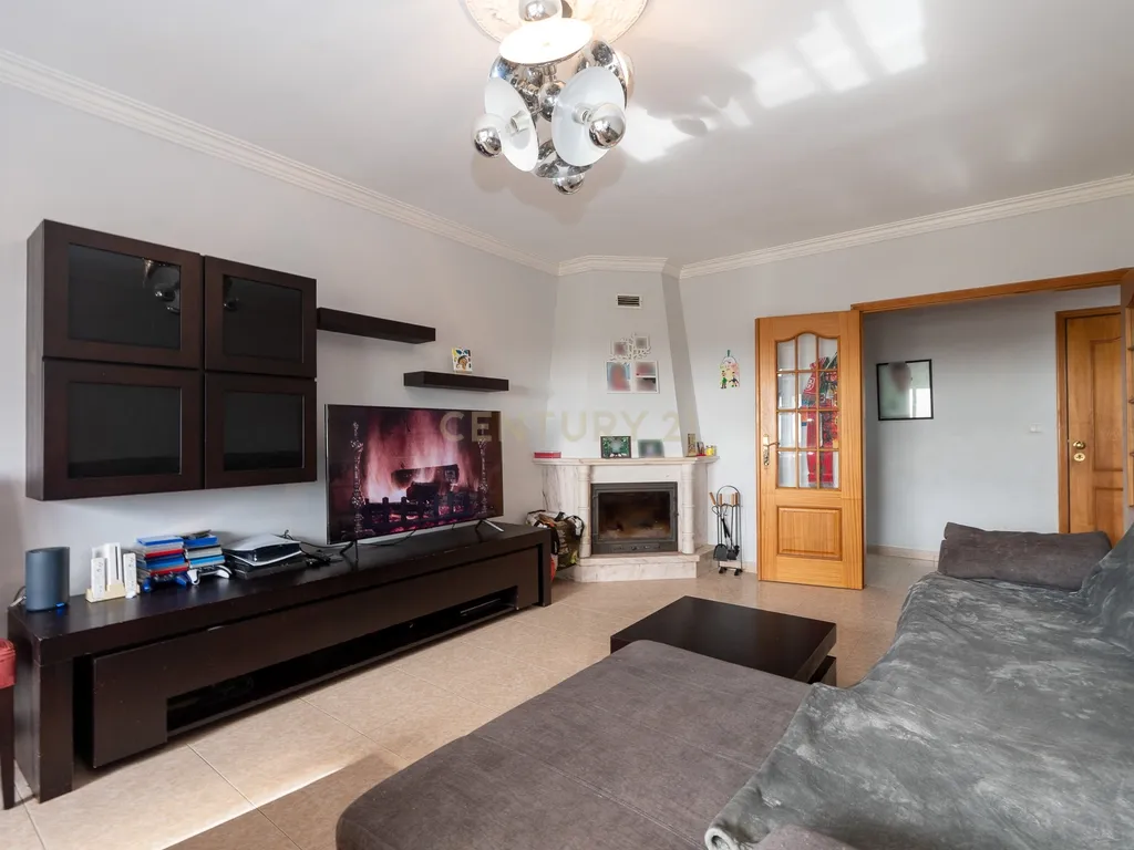 🏡 Apartamento T2 com varanda e vista desafogada - Image 8