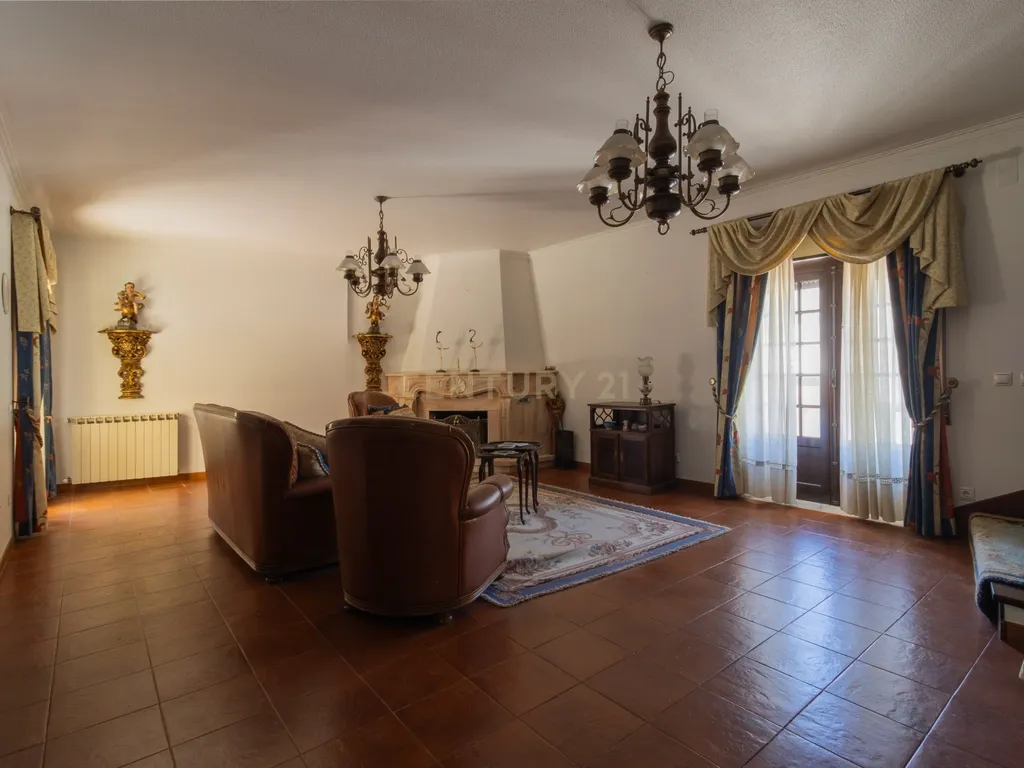 CONJUNTO MORADIA, 4 APARTAMENTOS E PAVILHÃO - Image 6