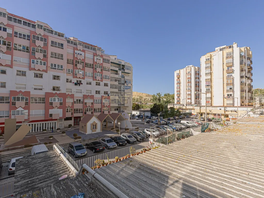 APARTAMENTO REMODELADO NO CENTRO DA COSTA DE CAPARICA - Image 22