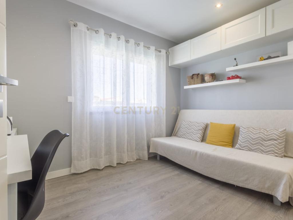 Fernão Ferro - Moradia Isolada de 5 assoalhadas com piscina e quarto no r/c - Image 17