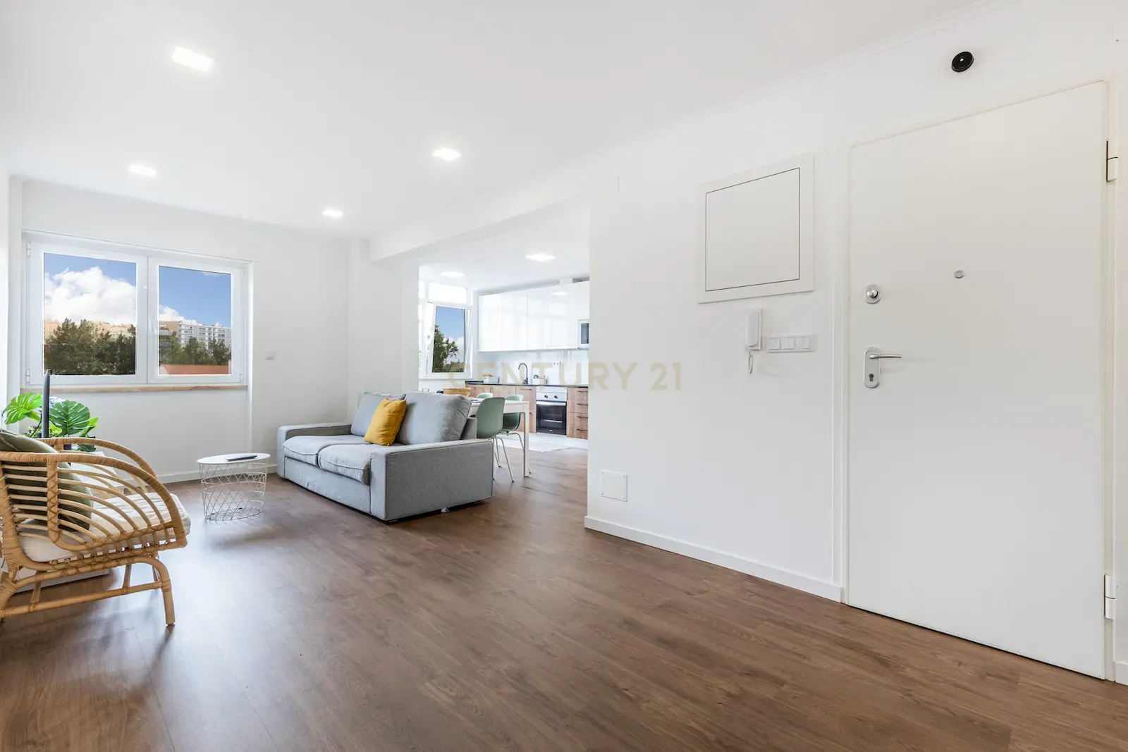Apartamento T3 Totalmente Renovado com Excelente Localização em Lisboa - Image 13