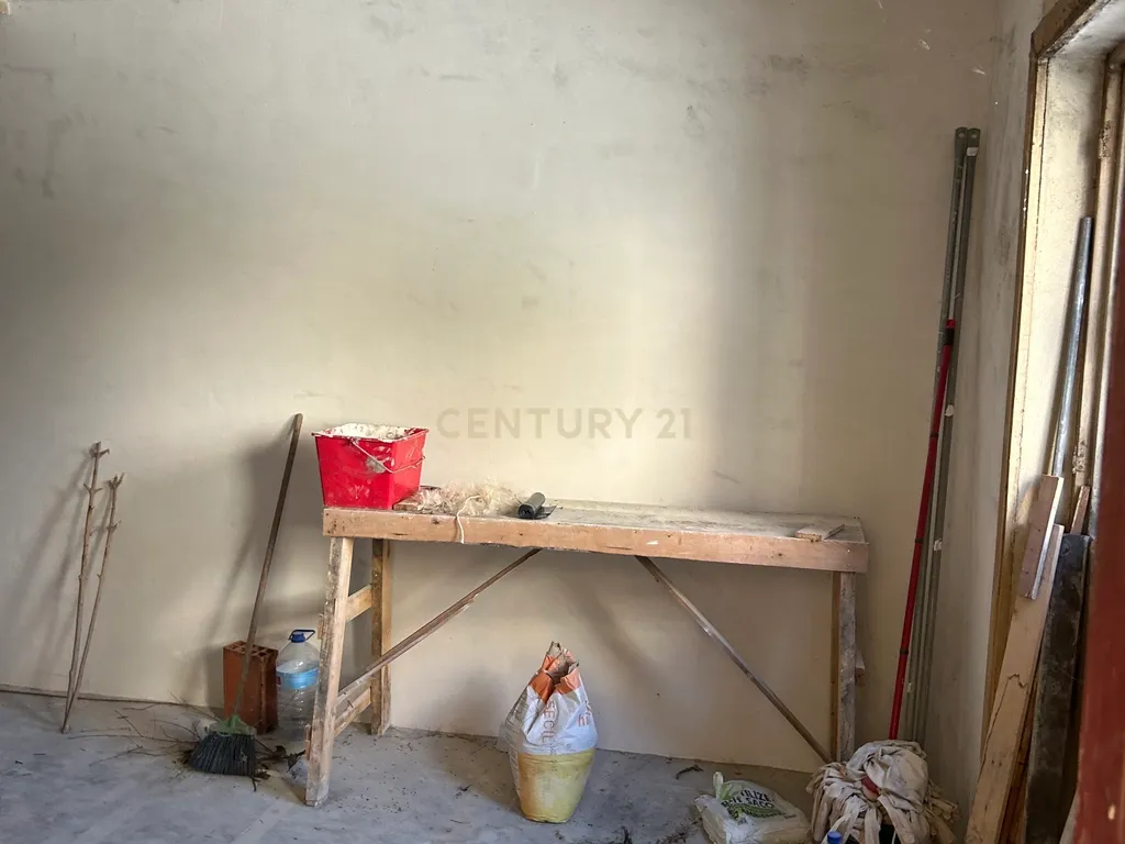 🔥 Moradia para Reabilitação no Porto | Estudo para 7/8 Apartamentos | Excelente Investimento - Image 10