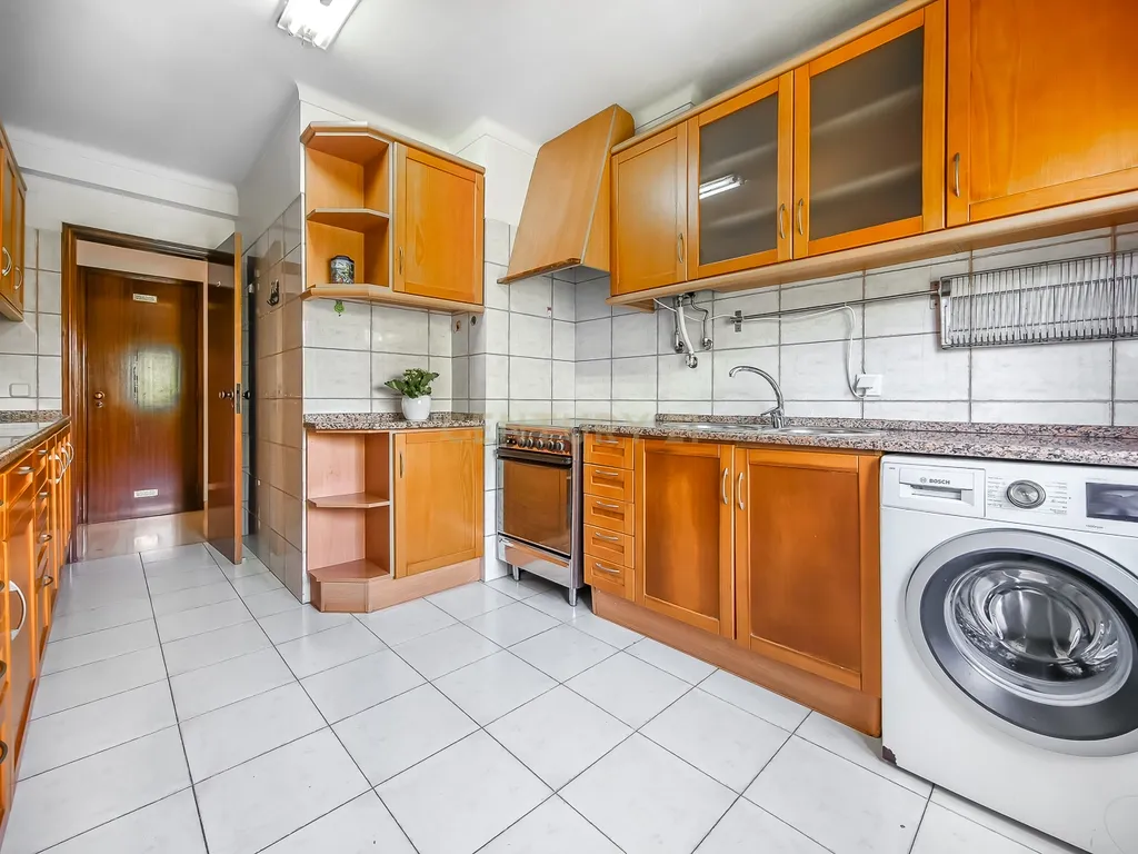Apartamento T2 nos Olivais Sul - Image 13