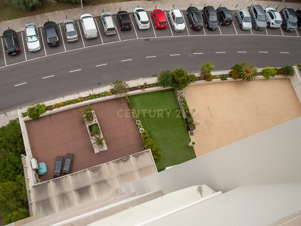 Apartamento T4 Alto de Algés, Terraço, Vista Rio, 6 Lugares de Garagem - Image 23