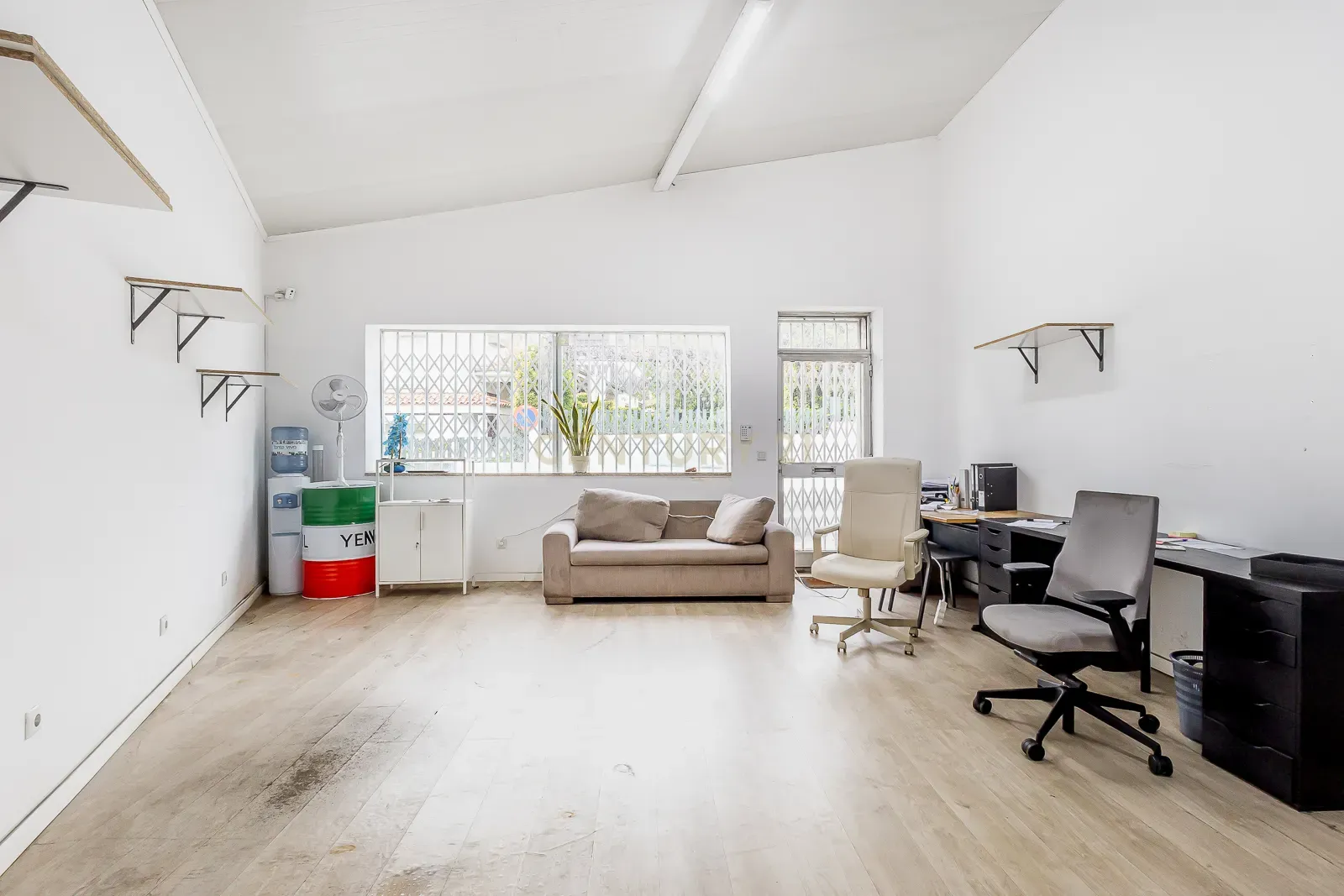 Fotografia 6 de Espaço Comercial com perto de 300m² a 15 minutos do centro do Porto – EM VENDA!