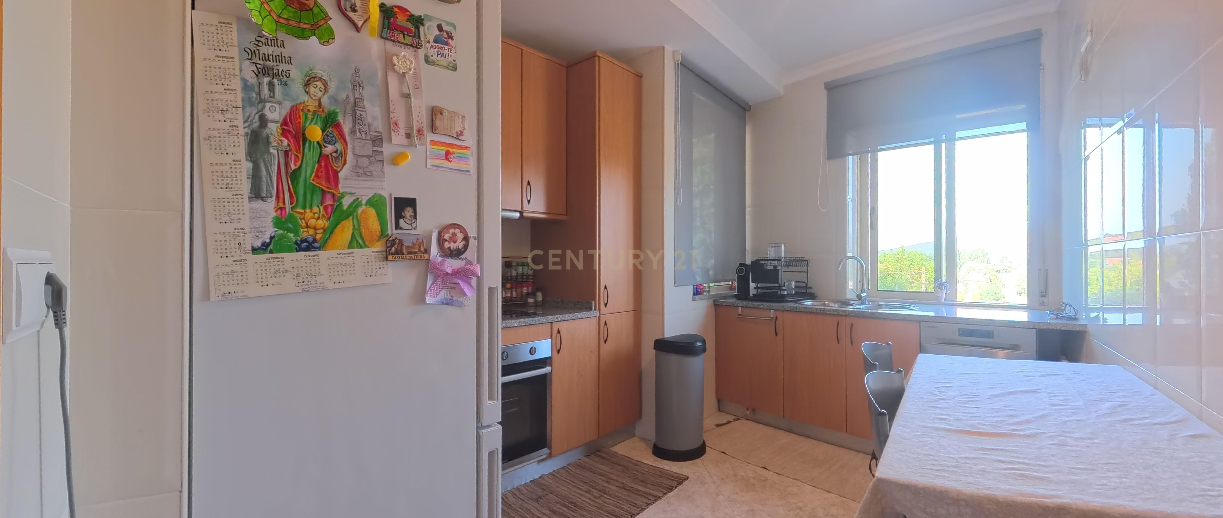 Fotografia 7 de T3 em Forjães com 110 m², Garagem Fechada e Vista Desafogada