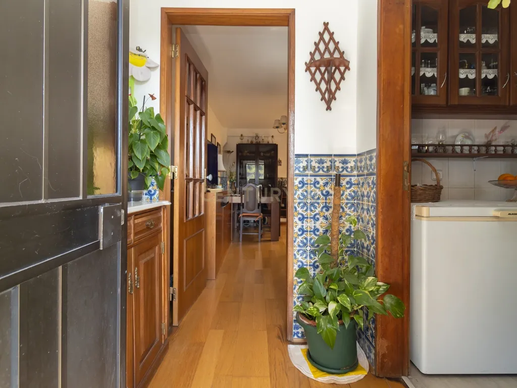 Moradia em Banda de 5 assoalhadas na Banática - Image 4