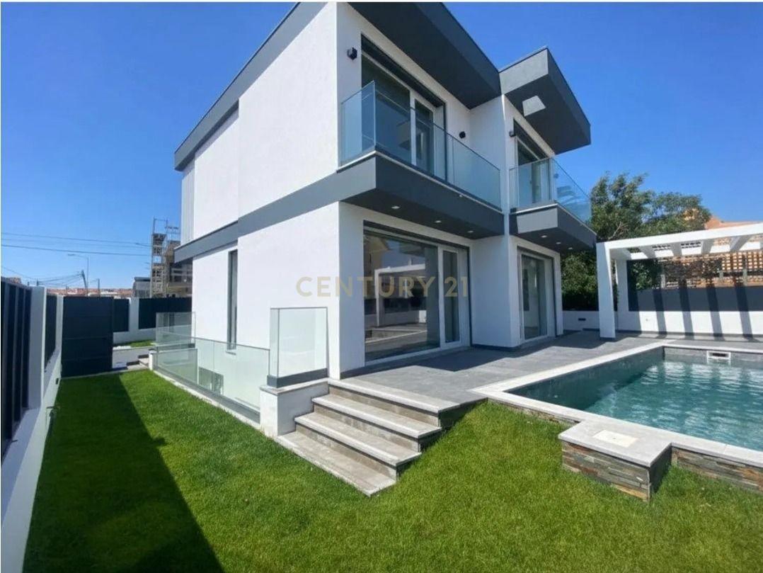 Moradia T3 em São domingos de Rana, €940.000