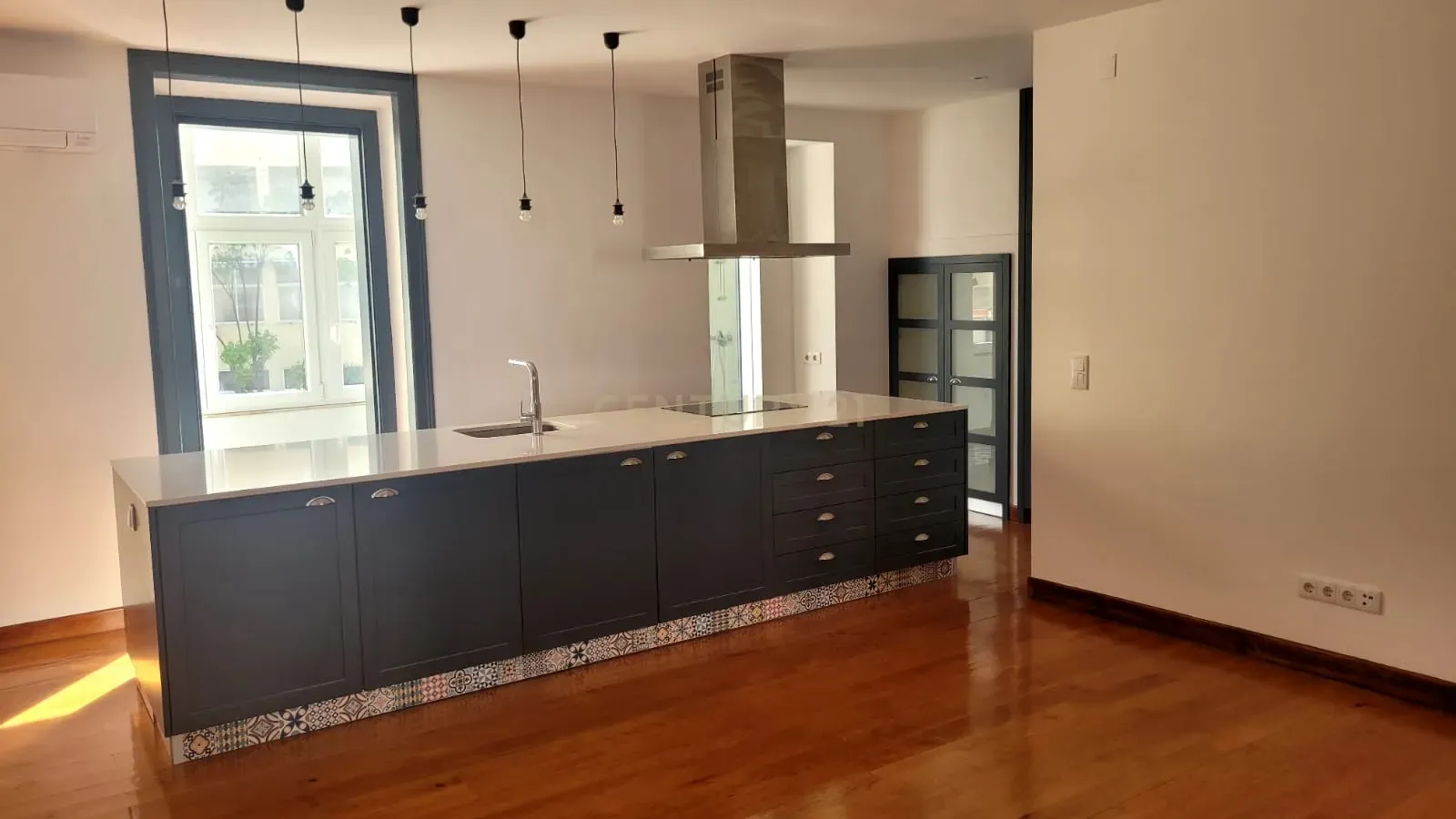 Apartamento T2 com 83 m² - Image 6