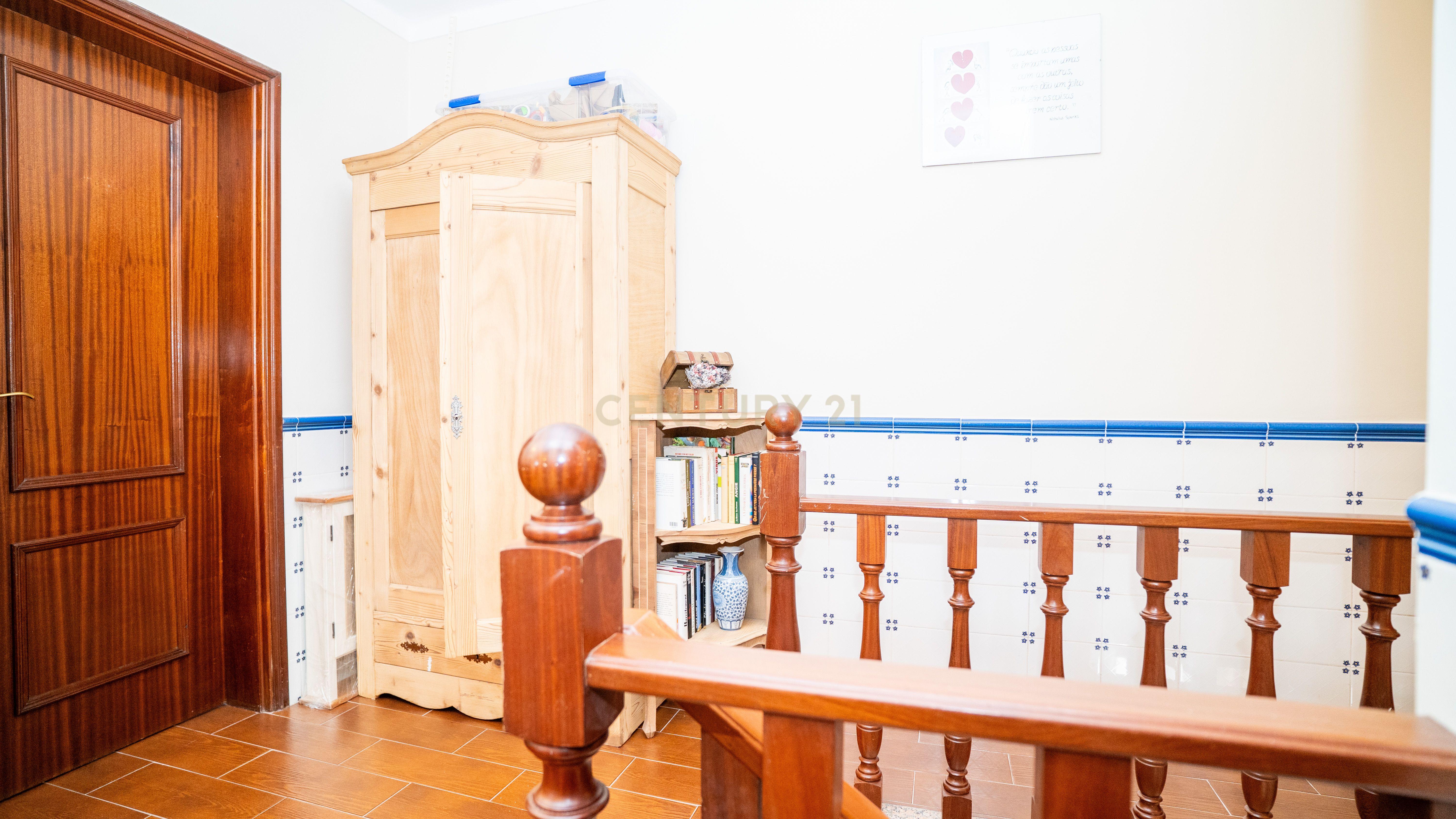 🏡 Moradia T4 Impecável em Olho Marinho – a poucos minutos de Peniche! - Image 49