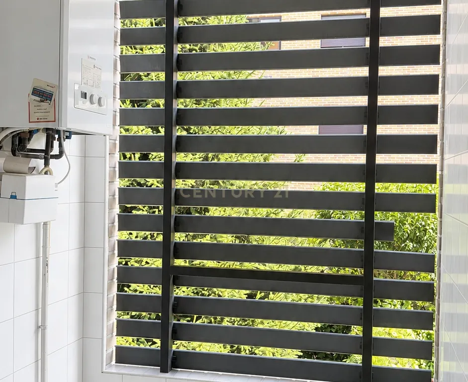 Apartamento familiar de 4 quartos junto à Avenida de Europa, com varanda, piscina e jardim comunitário - Image 12