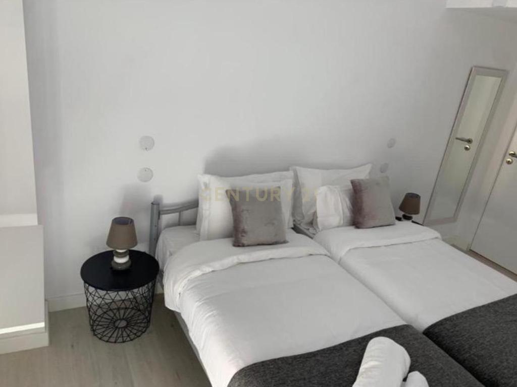 Apartamento T3 + 1 com Licença de Alojamento Local – Estrela / Campo de Ourique, Lisboa - Image 4