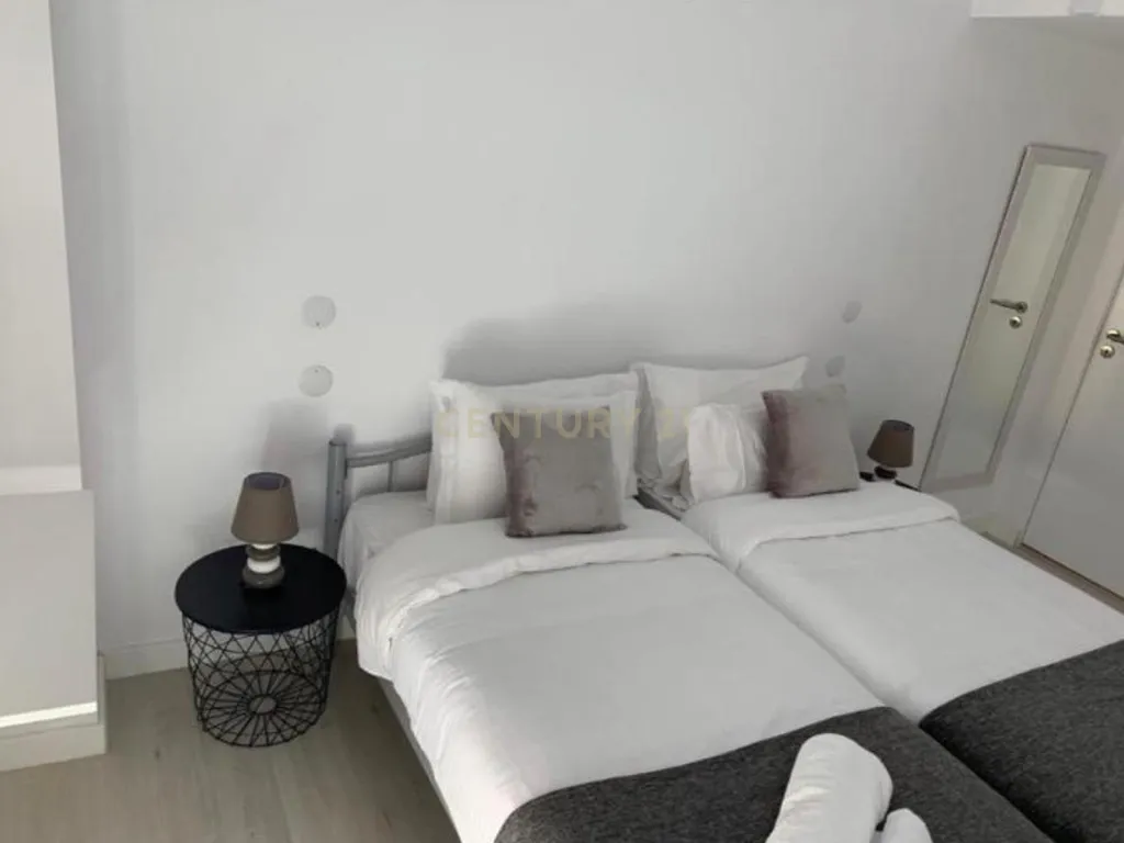 Apartamento T3 + 1 com Licença de Alojamento Local – Estrela / Campo de Ourique, Lisboa - Image 4