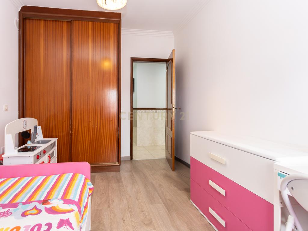 Apartamento T3 com Garagem e Arrecadação em Alhos Vedros - Image 13
