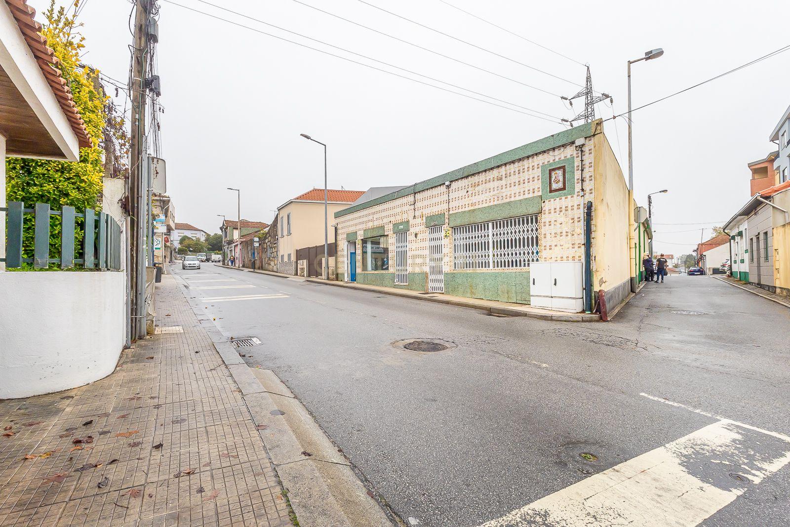 Fotografia 2 de Espaço Comercial com perto de 300m² a 15 minutos do centro do Porto – EM VENDA!