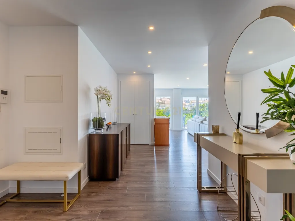 Apartamento T3 Luminoso e Recente na Ramada – Viva com Qualidade! - Image 1