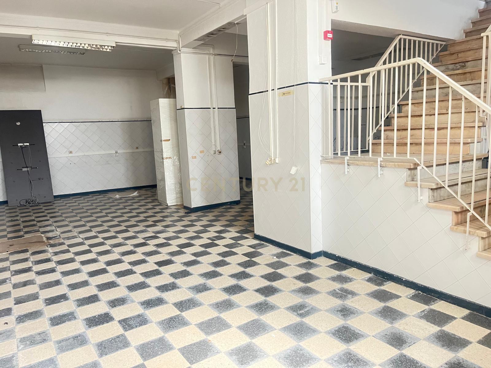 Fotografia 10 de Loja em Benfica, Lisboa - 188m² com 3 casas de banho.